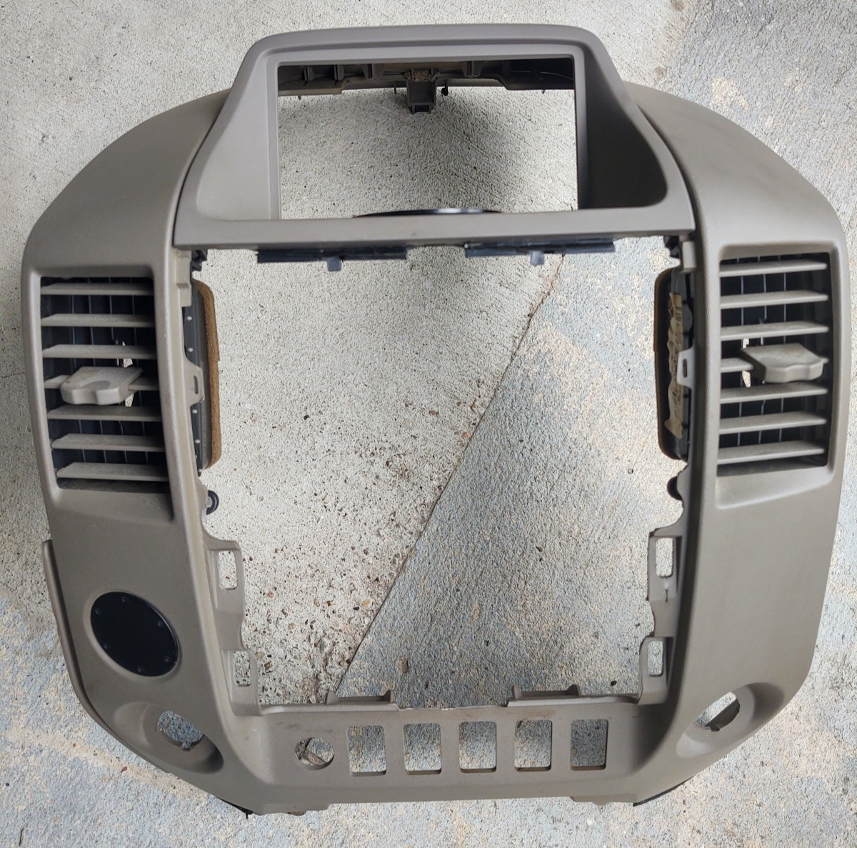 2008-2013 NISSAN TITAN RADIO CLIMATE CENTER DASH BEZEL TRIM