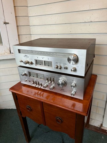 Akai AM-2600 Integrated Amplifier & AT-2600 AM FM Tuner Vintage Silver Face...