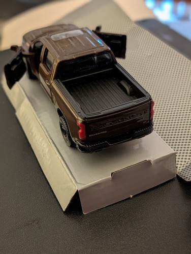 BOLD 2019 CHEVY SILVERADO PICKUP TRAIL BOSS CREW CAB DK MOKA DRS APERTO LUNGO 5" - Foto 8 di 23