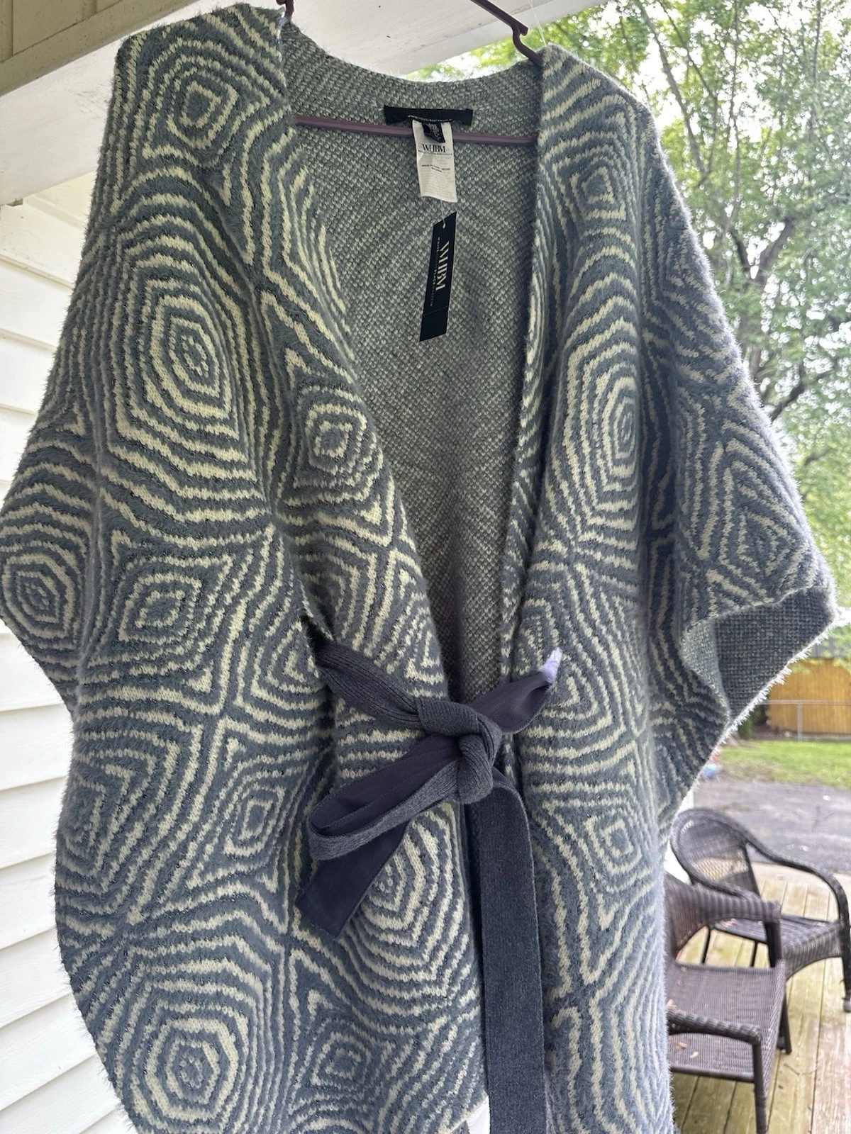 white house black market sweater poncho one size very Soft And Pretty!!