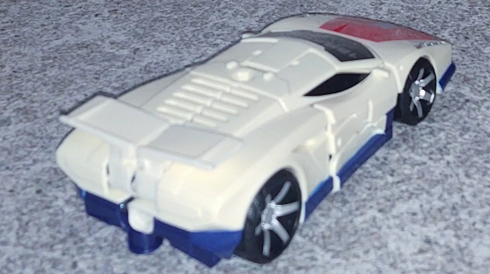 Transformers Combiner Wars BREAKDOWN Deluxe Generations  - Image 4 of 4