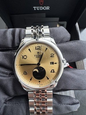2026 Tudor 1926 Luna 39mm Watch Champagne Steel M91560-0001 Men