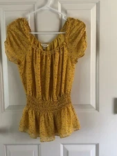 MAX STUDIO Smock Waist Short Sleeve Blouse Yellow with small flower Sz S