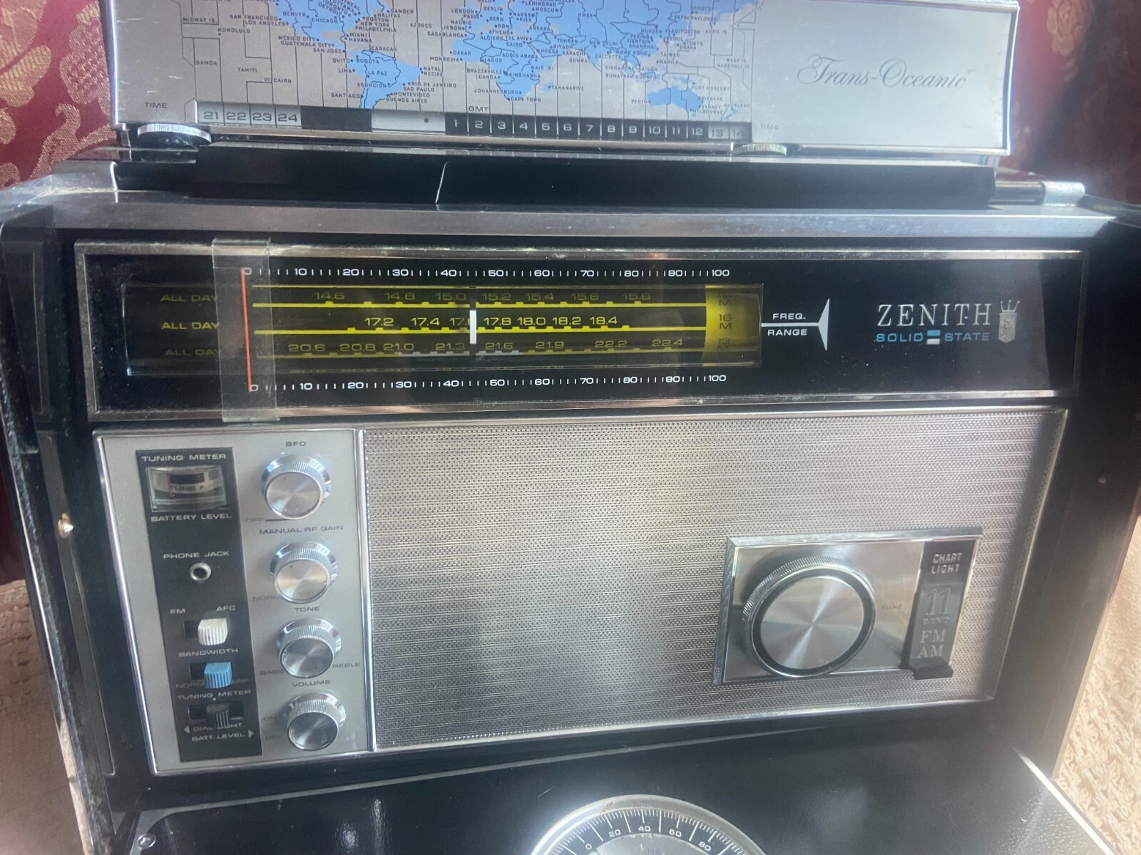 VTG Zenith Trans Oceanic RD7000Y 11 Band Transistor Radio w/Log Book