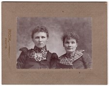 CIRCA 1890s CABINET CARD RICH TWO LADIES IN FANCY DRESSES MOTHER AND DAUGHTER 