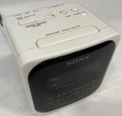 SONY Model ICF-C120 Dream Machine Cube Alarm Clock w Battery Backup Back Up READ