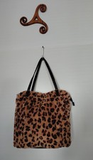 Umhängetasche, Shoppertasche  aus sehr weichen Webpelz im LEO Print