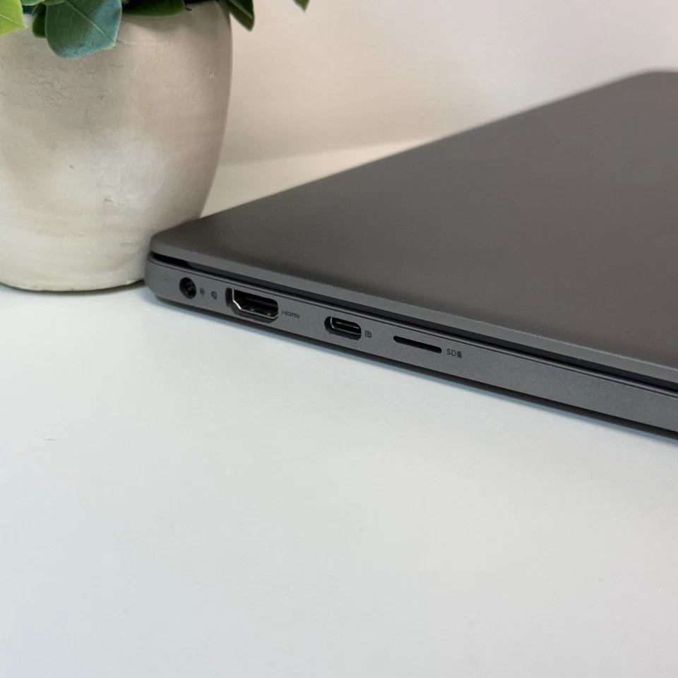 Dell Latitude 3301 · i5-8365U · 8GB · 256GB, foto 3 de 5
