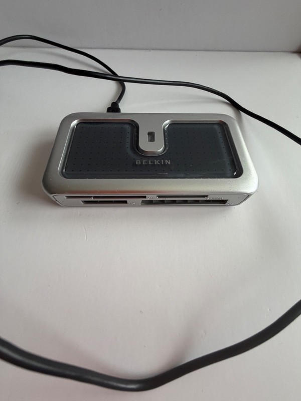 Belkin F5U249V 15-in-1 USB 2.0 Interface Multimedia MMC/XD/SD Card Reader/Writer