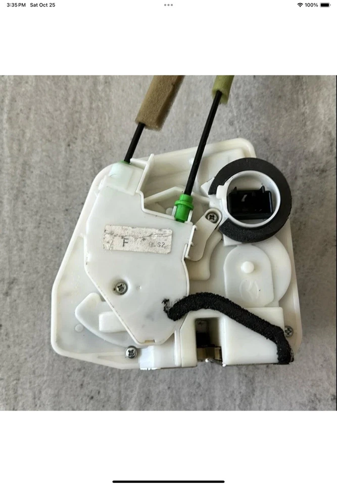 Actuador de cierre de puerta eléctrico delantero derecho Mazda 3 2010-2013 Foto 3 de 4