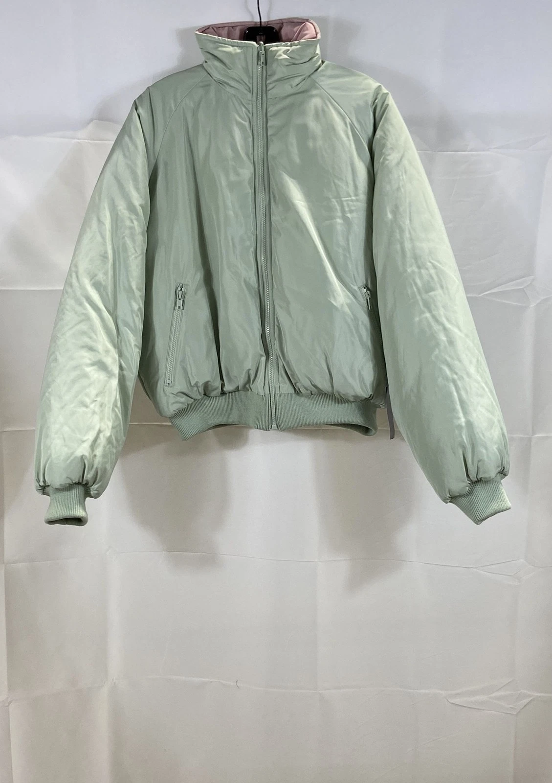 Brandy Melville Women's Mint Green Reversible Puffer Jacket Full Zip NWT
Opens in a new window or ta