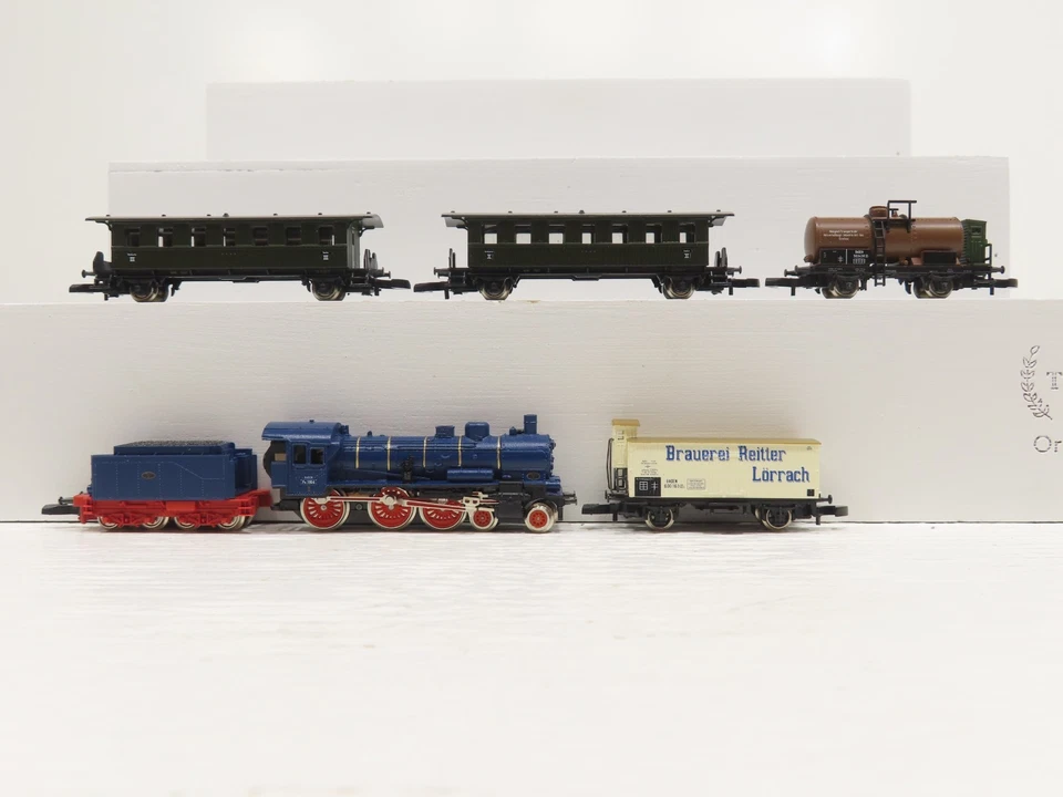 Marklin 81420 Z Mini Club Steam Locomotive & Passenger Set LN  - Image 3 of 4