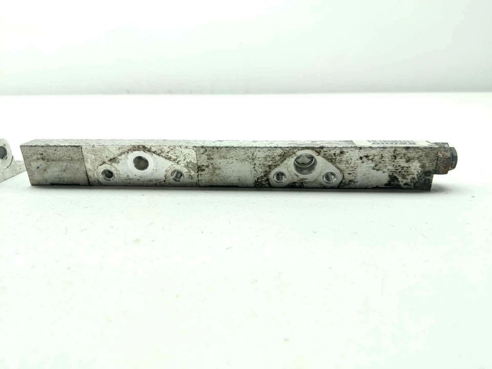 01-05 Honda Goldwing 1800 GL1800 KEIHI Riel inyector de combustible de gasolina Foto 4 de 4