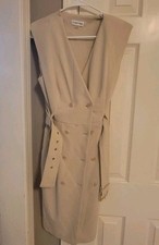 CALVIN KLEIN V-NECK BELTED SHEATH DRESS IN OAK SIZE 10