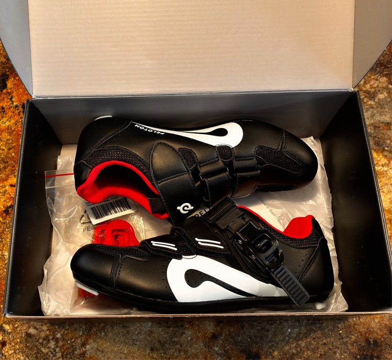 PELETON WOMENS BIKE SHOES/CLETES SIZE us 5.5/6 uk36 NEW IN BOX
