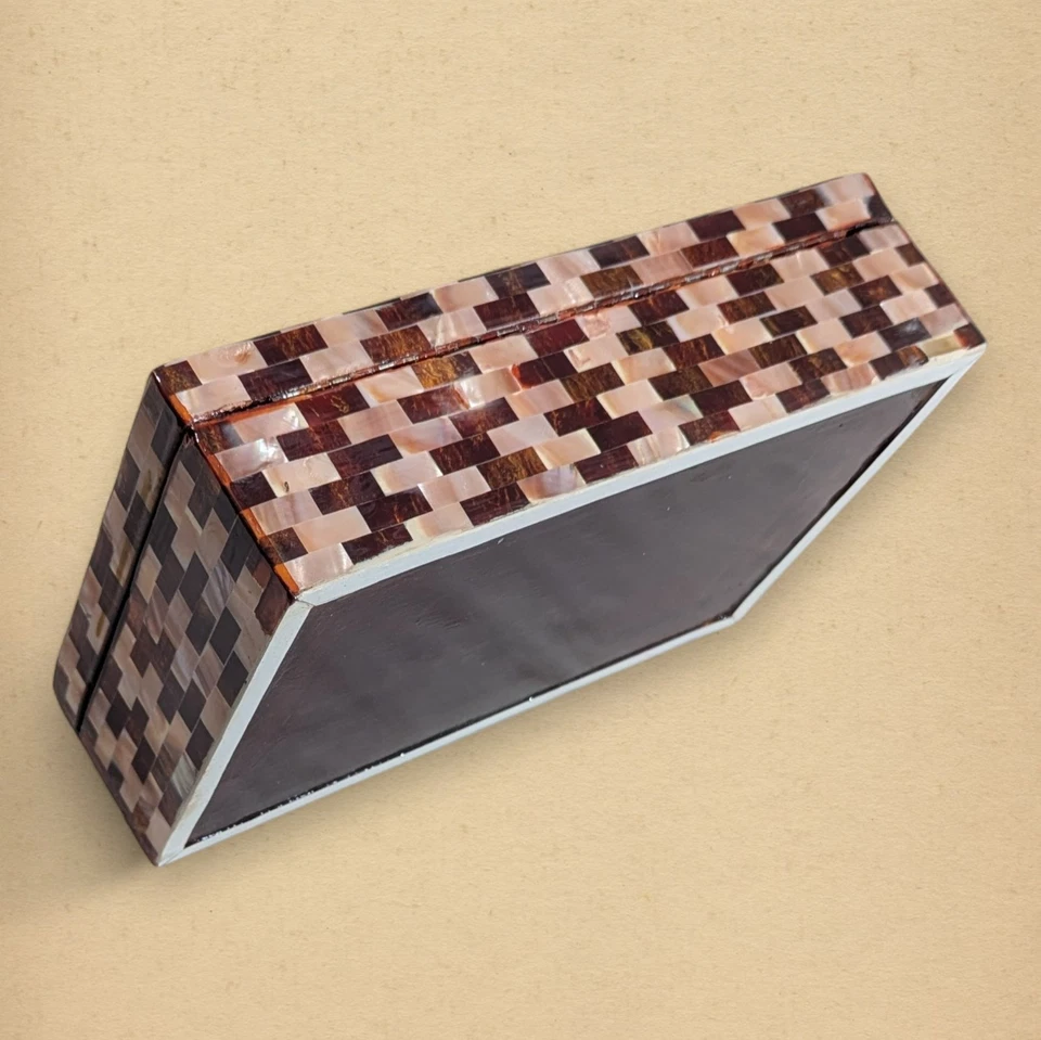 J119 Zigzag Inlay Wooden Jewelry Box Mother of Pearl & Tortoiseshell W/ Keylock - Image 3 of 3