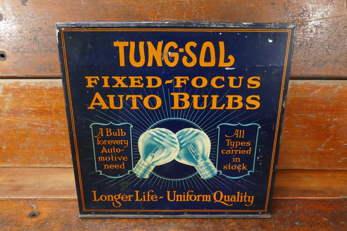 Display cabinet 2024 light bulbs