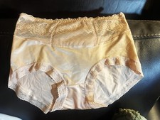 vintage PEACH size 8 a lot of lace granny panty, 59 nylon , 11 spandex