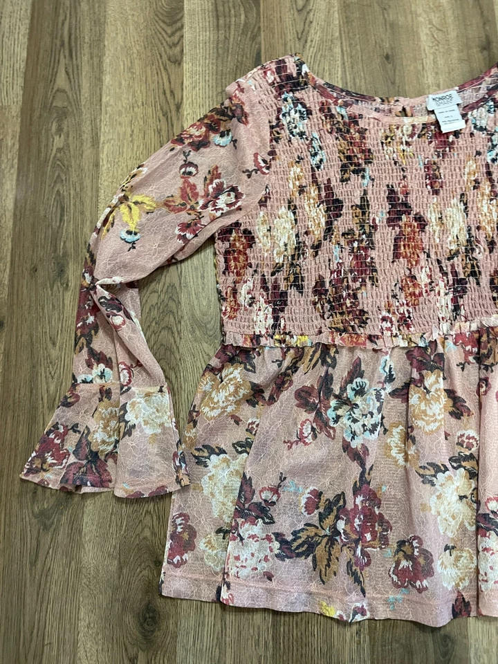 Blusa Monroe and Main, para mujer talla grande, rosa, floral, manga larga, ajustada Foto 3 de 4