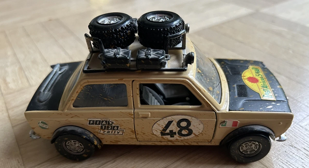MODELL AUTO IN Skala 1/25 Polistil P27 Fiat 131 Mit Karosserie Grün