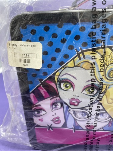 2 Monster High Freaky Fab and Monster High Tin Lunch Boxes 2011 3D New with Tags - Picture 11 of 14