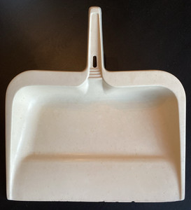 Vtg Rubbermaid Heavy Larger Rubber Dust Pan Ivory 2001-13 Mostly Straight Edge
