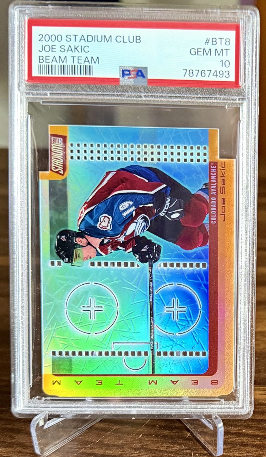 2000-01 Topps Stadium Club Beam Team /500 Joe Sakic PSA 10 Pop 2