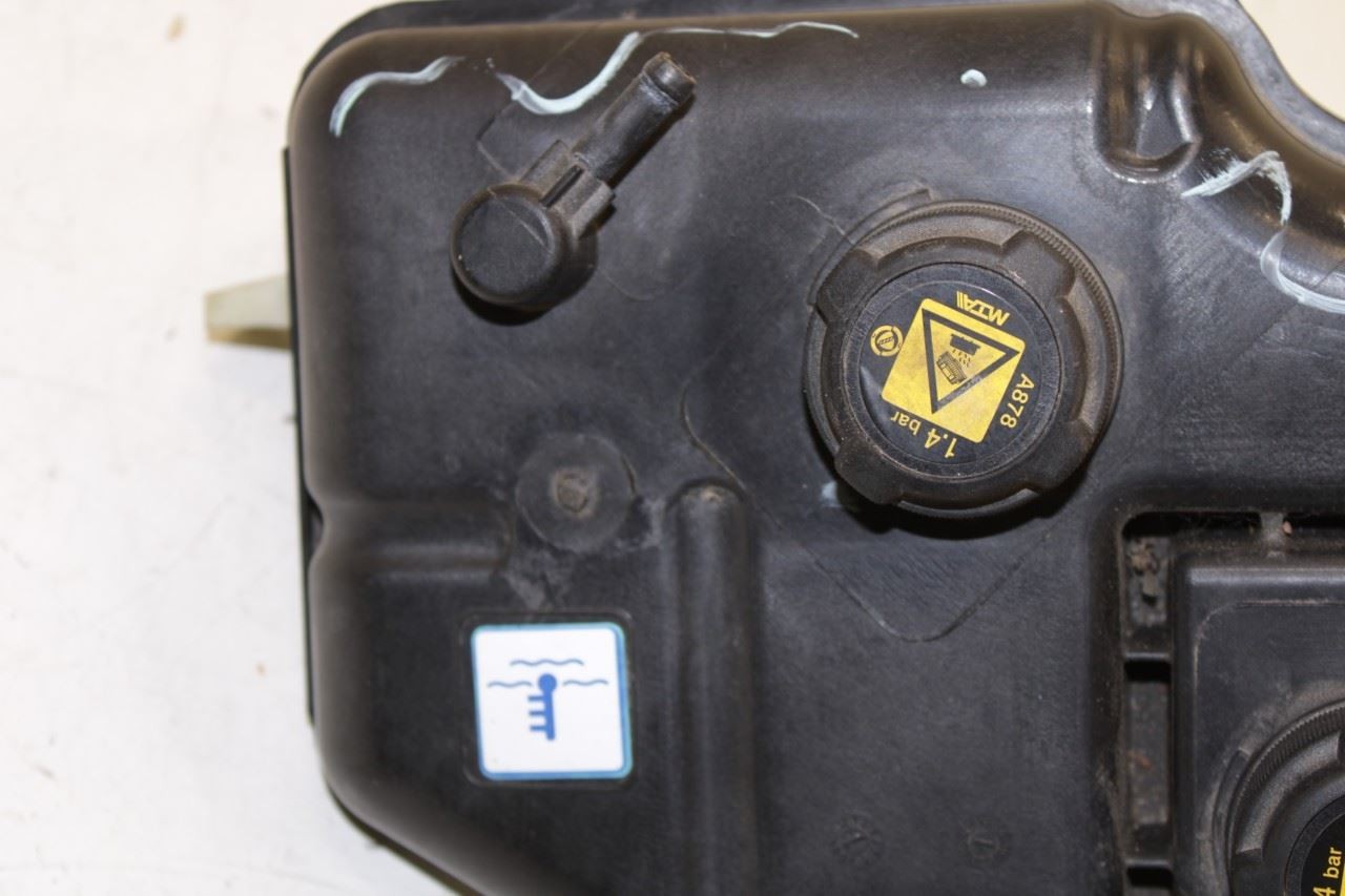 2014-21 Maserati Ghibli S Q4 3.0L Engine Expansion Tank Coolant Reservoir Bottle