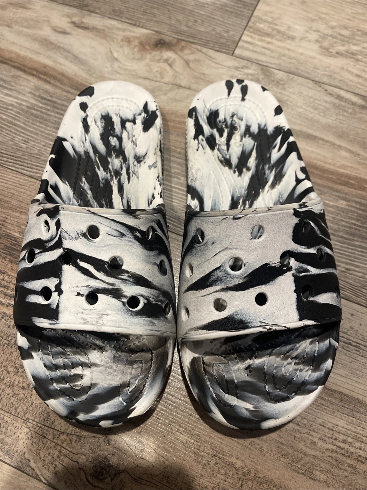 Crocs Classic Marbled Slide Black White Men 7 Women 9 Slide Sandals Slip On