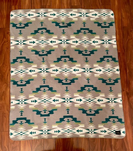 Pendleton Spider Rock Blanket White Green Gray Aztec 62X50 Travel Lap Blanket - Picture 5 of 8