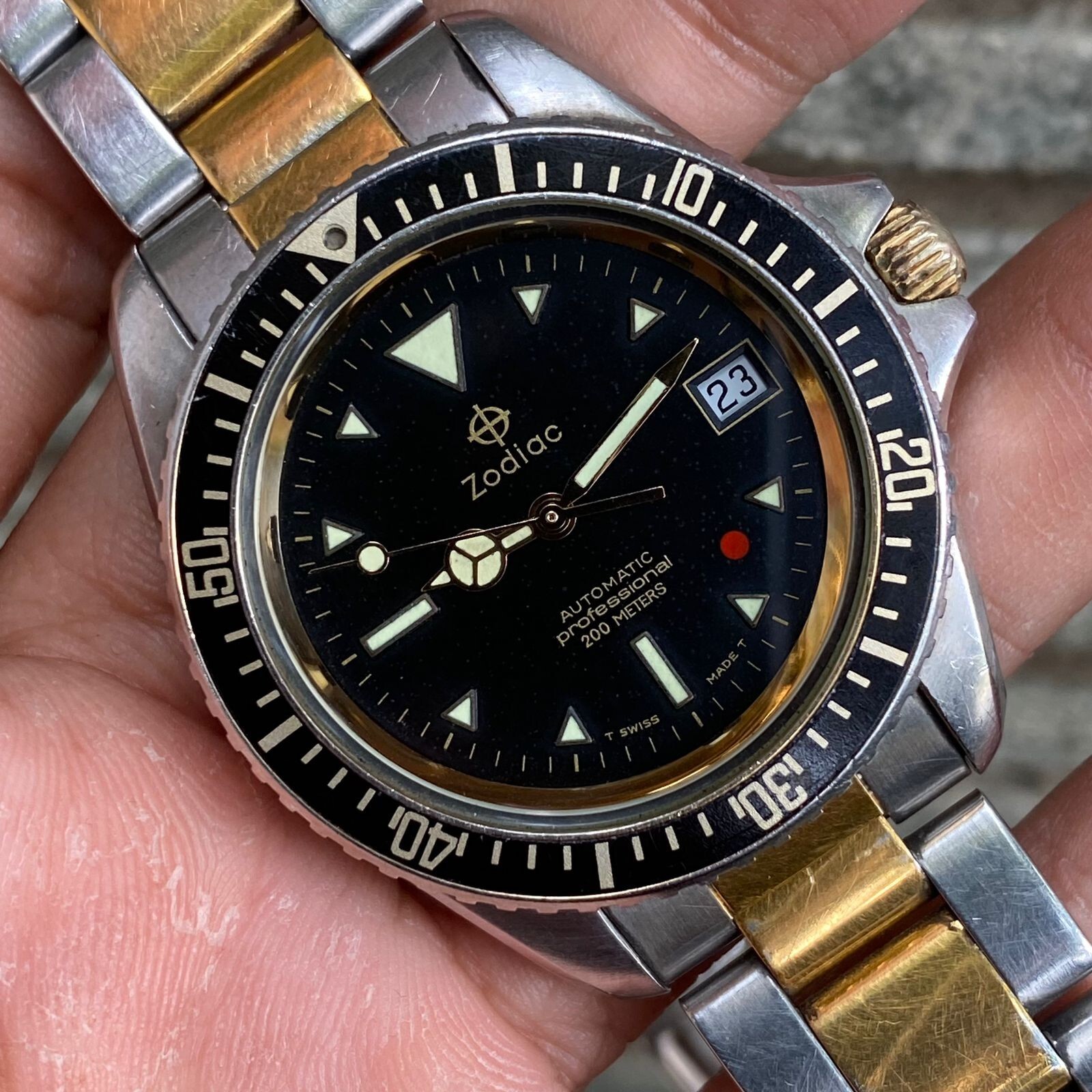 Rare Zodiac Automatic Professional 200M Diver Watch Ref 113.17.31 Mid Size