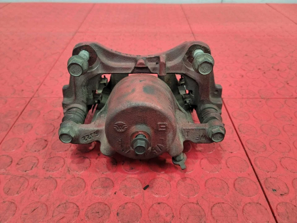 05-08 Chevy Cobalt SS Front Brake Caliper Assembly Left Driver Side OEM 22720705 - Image 3 of 4