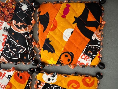 Coasters set of 4 HANDMADE HALLOWEEN beads cat pumpkin bat REVERSIBLE spider web - Picture 2 of 5