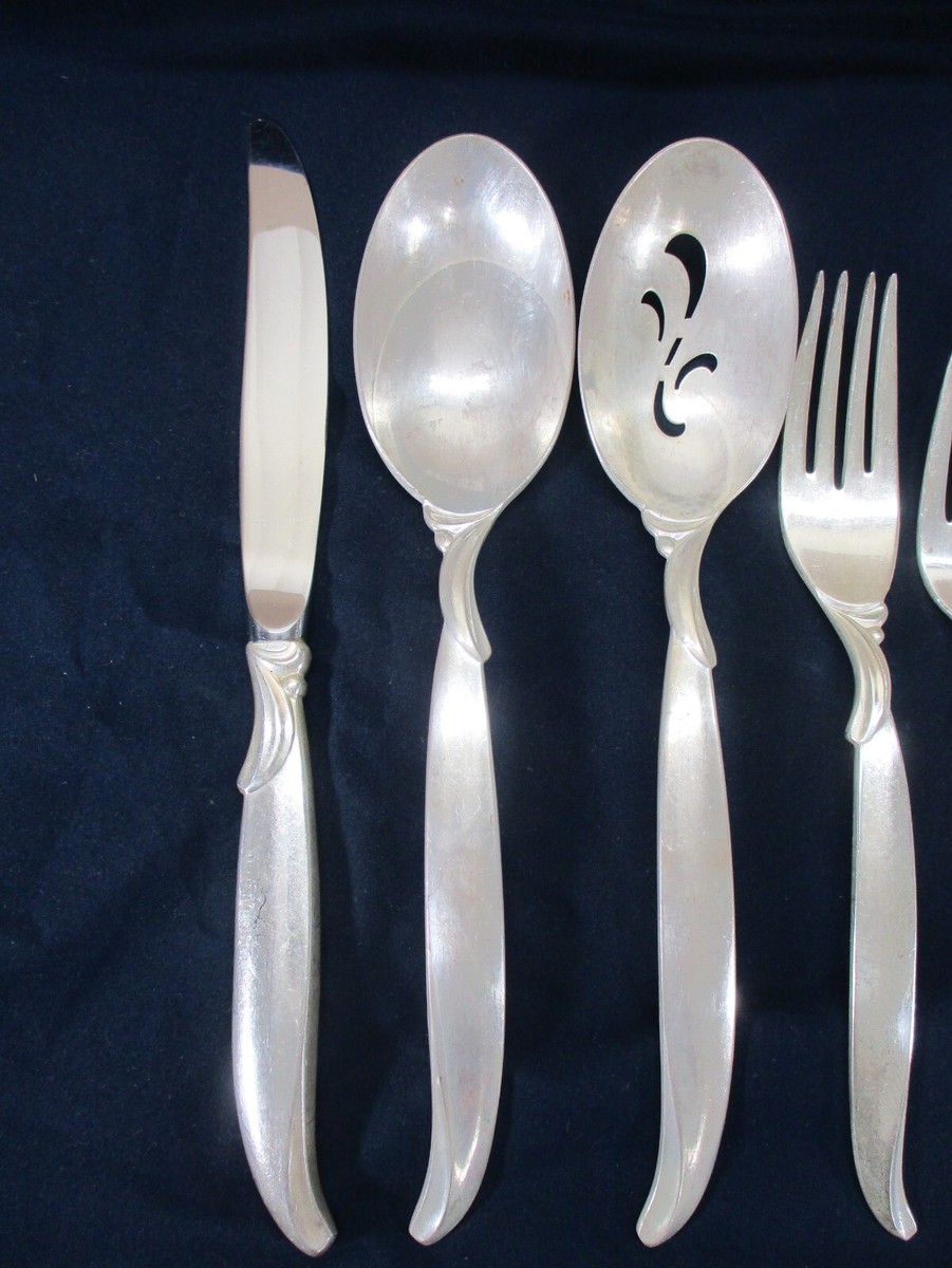 1947 Rogers Bros FLAIR 67 Piece Flatware Set International