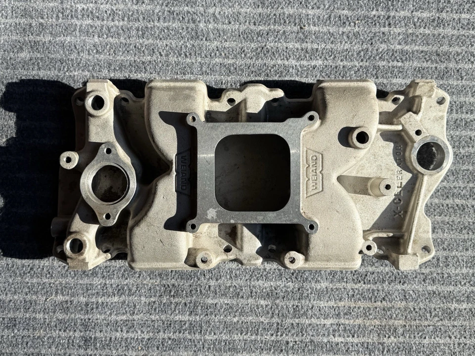 Colector de admisión Weiand X-CELerator 1957-86 Chevy 262-400ci Foto 2 de 4