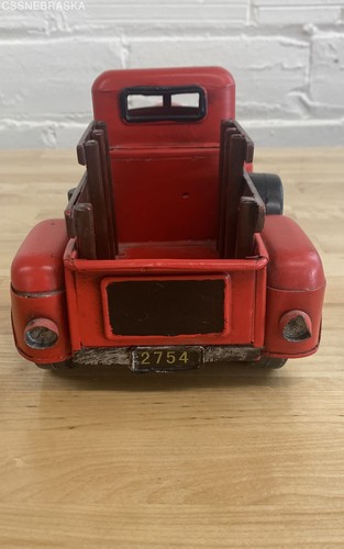 Pickup rosso vintage - Foto 8 di 10