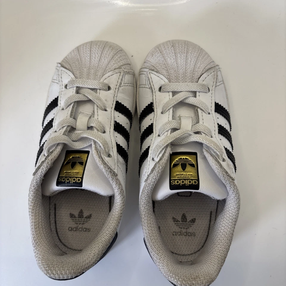 Adidas Superstar Niños 9K Zapatilla Baja Blanco Núcleo Negro Encaje Elástico Foto 2 de 4