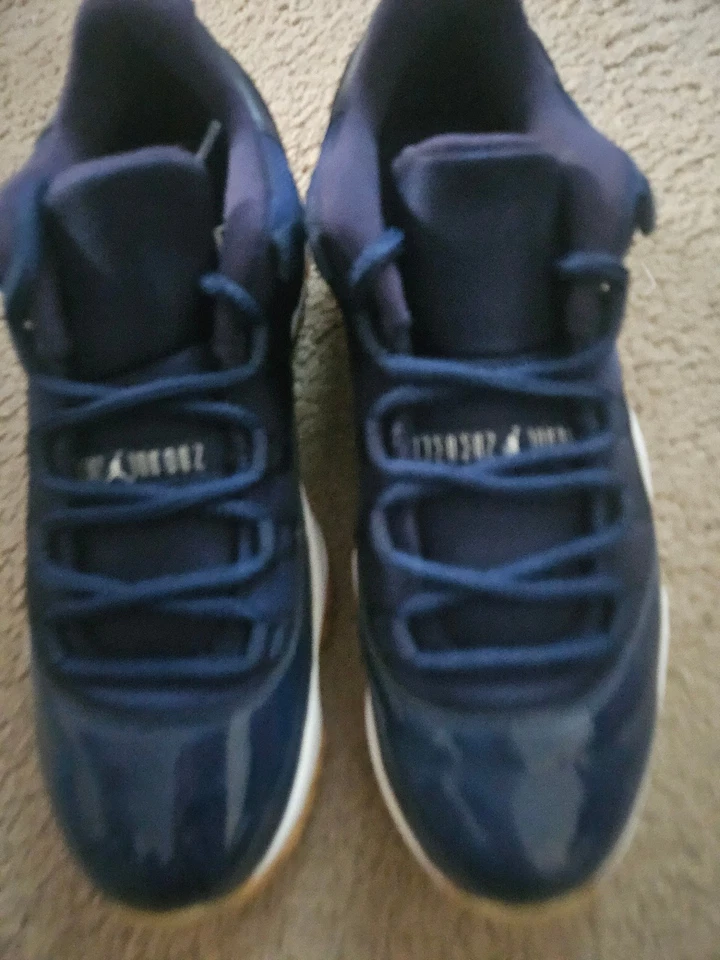 NUEVO Air Jordan 11 Retro Bajo 'Navy Gum' | DEADSTOCK Foto 2 de 4