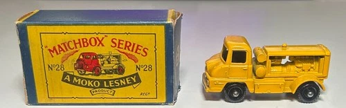 Matchbox Lesney #28 Yellow Compressor Truck With Box