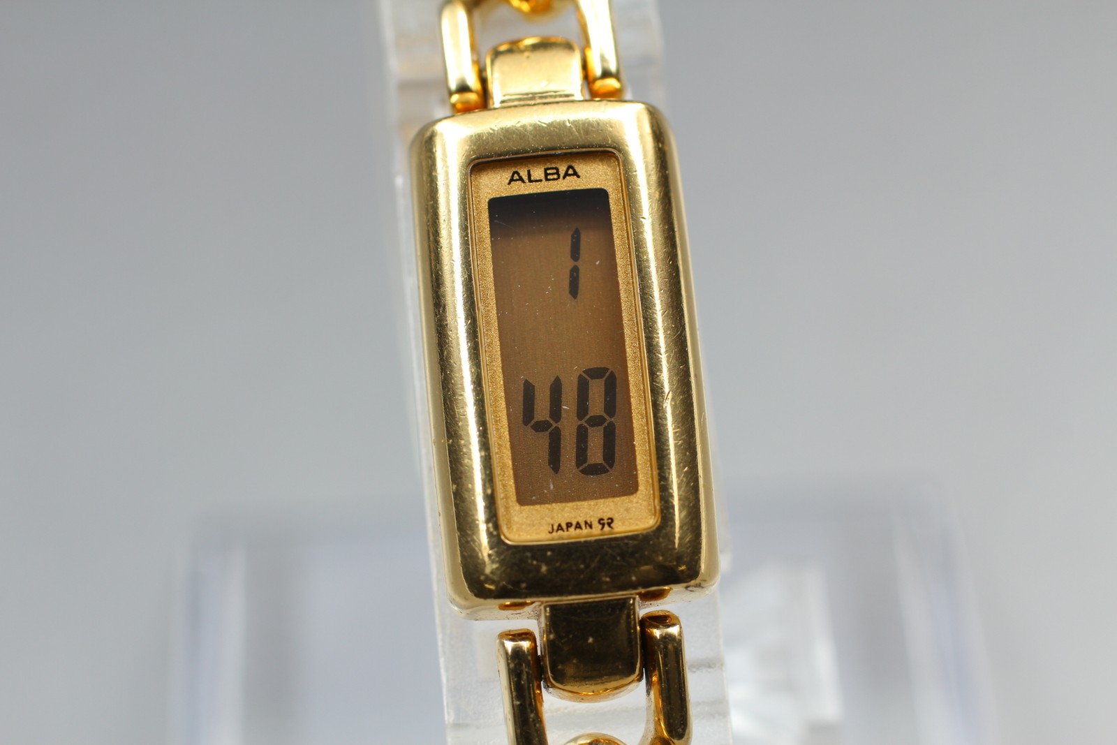 W200-4020 Vintage Quartz Gold Alba Seiko Watch Women's Digital [Exc+5] 1984 - vintagewatches.pk