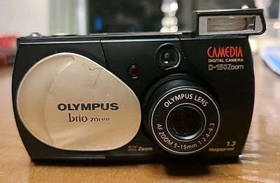 Olympus Camedia D-150 Brio Zoom 1.3MP Digital Camera.  No Memory Card