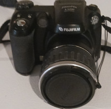 Fujifilm FinePix S2000HD Bridge Camera 10-11.9MP 15x Zoom Black USB