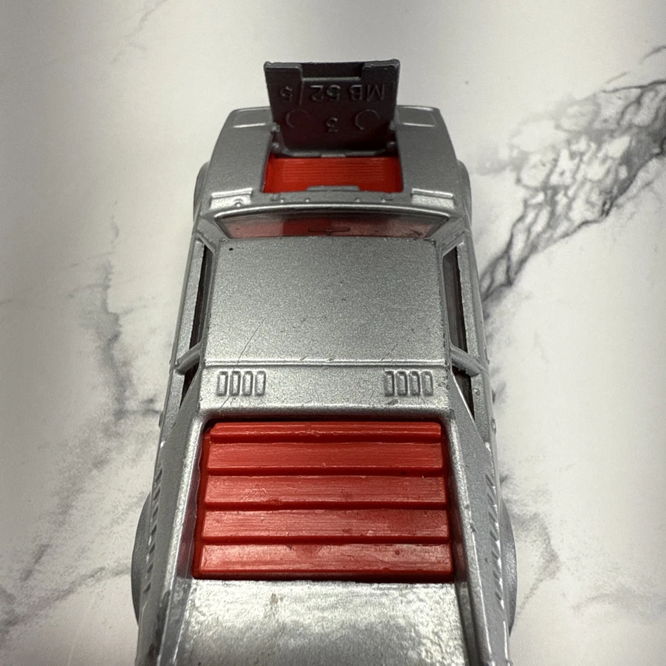 BMW M1 1981 Matchbox Lesney Superfast 52 MB52 gris plata, **Como nuevo**, ¡el capó funciona! Foto 3 de 4