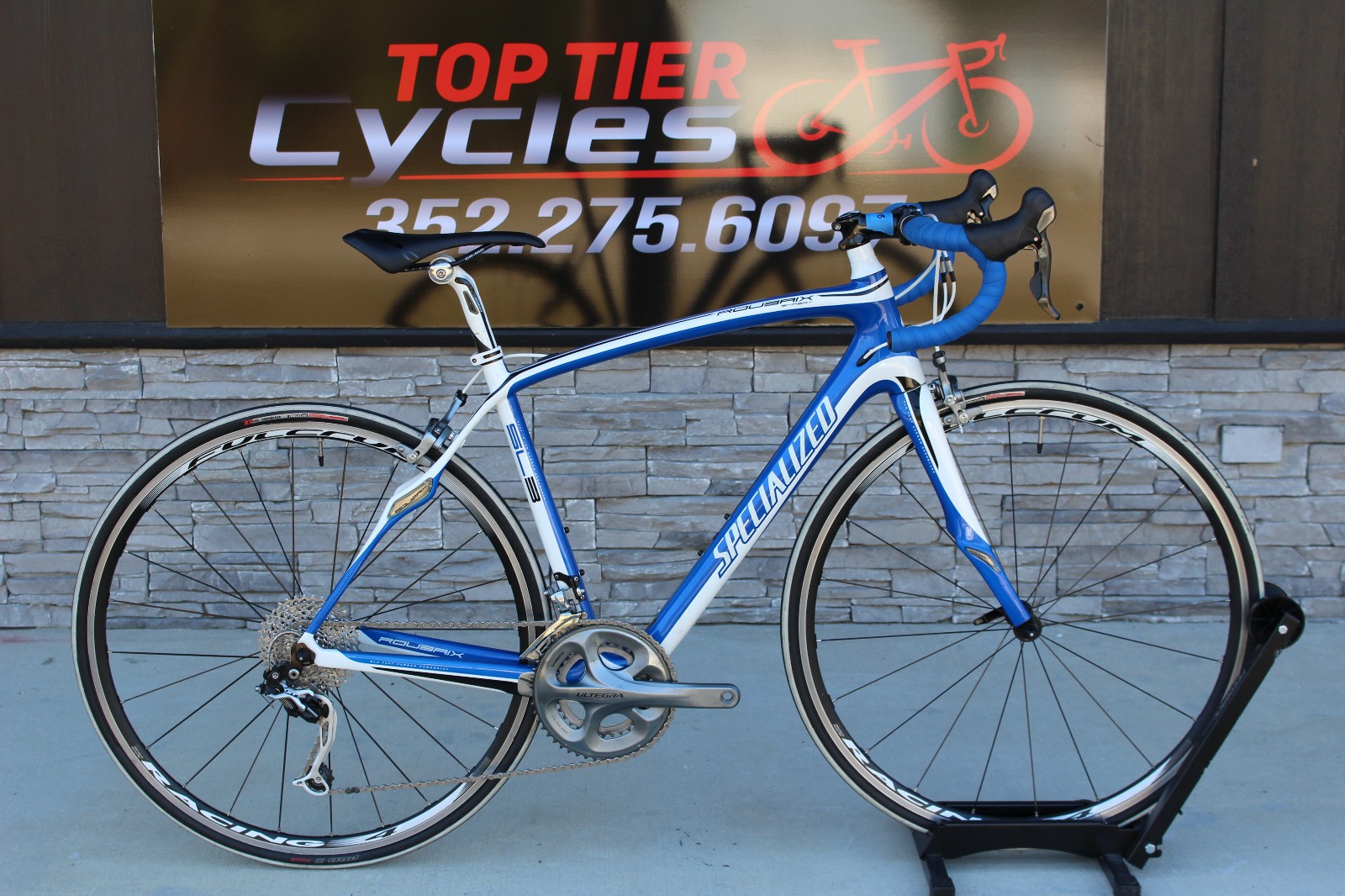 54 cm - 2011 Specialized Roubaix Expert- Ultegra- 17lb- $4,000 Retail - INV 1108