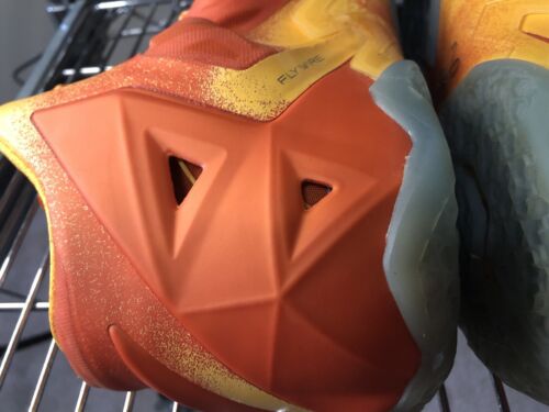 PROMOCIÓN “Forging Iron” Lebron 11 Talla 12.5 - Imagen 10 de 11