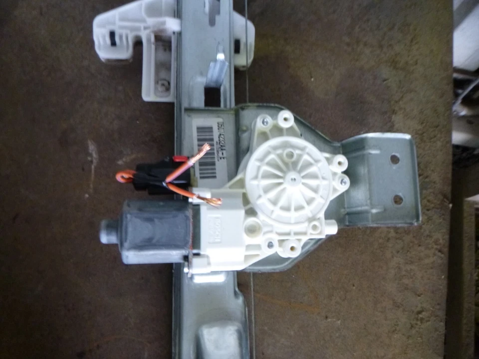 Regulador de ventana eléctrico trasero derecho Dodge Caliber 06-12 con motor Foto 2 de 3