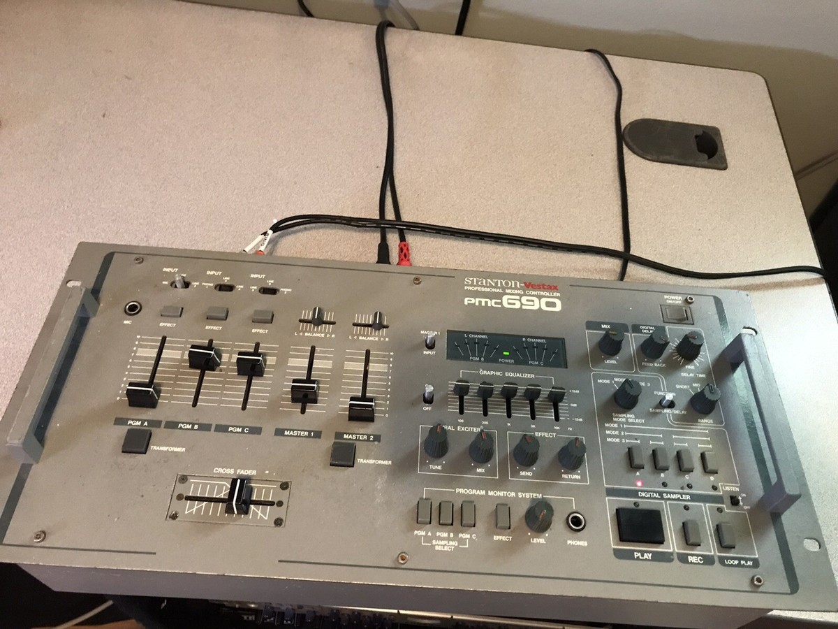 最終値下げ‼️超希少　STANTON × VESTAX PMC 20SL 最終値下げ‼️超希少 STANTON × VESTAX PMC 20SL - メルカリ