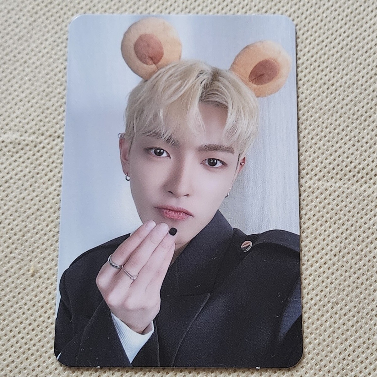 ATEEZ ANITEEZ IN ILLUSION SOUNDWAVE POP-UP MD OFFICIAL ATEEZ ANITEEZ IN ILLUSION SOUNDWAVE POP-UP MD OFFICIAL