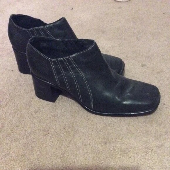 Comfortable Classic Leather CLARKS Block Heel Mid… - image 10