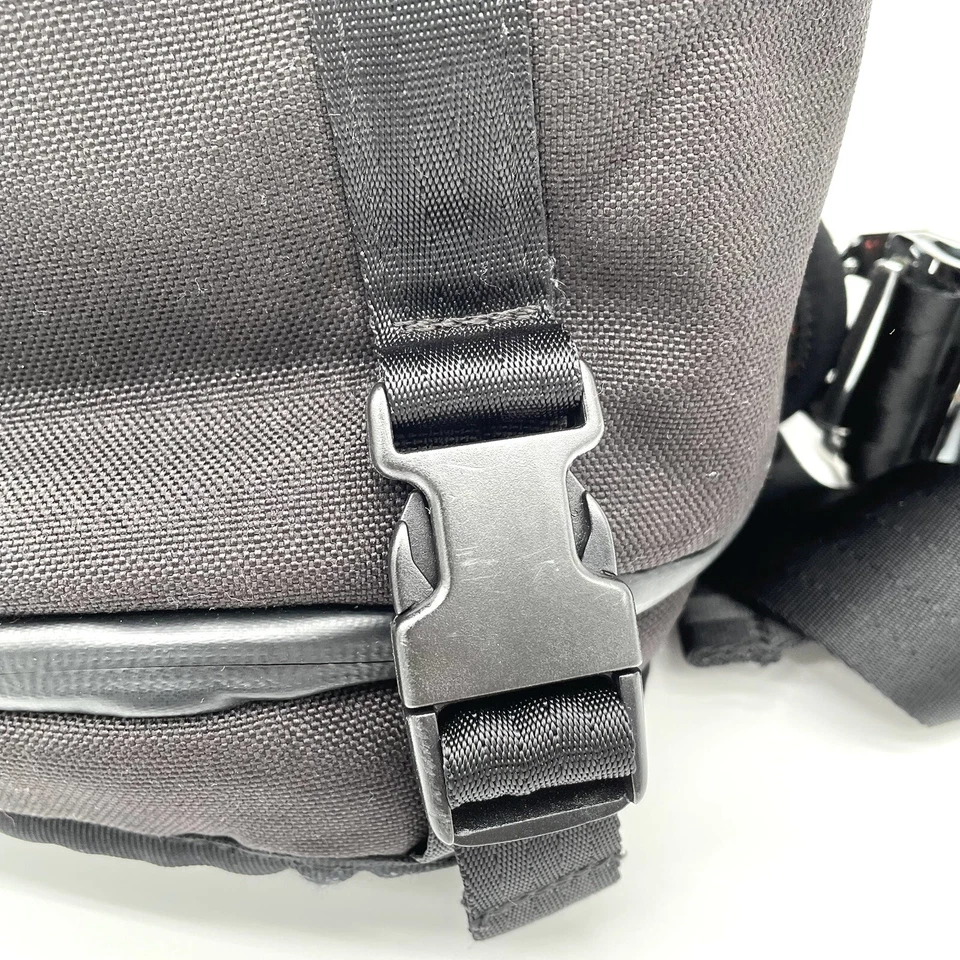 Chrome Industries NIKO Messenger Black Camera Bag Backpack Ships free from JP - Image 4 of 4